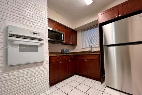 Casa en alquiler en Miramar, Florida, 3 dormitorios, 91.79 m2 № 1351896 - foto 14