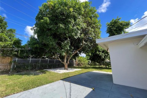 House in Miramar, Florida 3 bedrooms, 91.79 sq.m. № 1351896 - photo 30