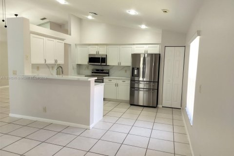 Casa en alquiler en Coral Springs, Florida, 3 dormitorios, 141.95 m2 № 1351897 - foto 25