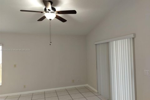 House in Coral Springs, Florida 3 bedrooms, 141.95 sq.m. № 1351897 - photo 24