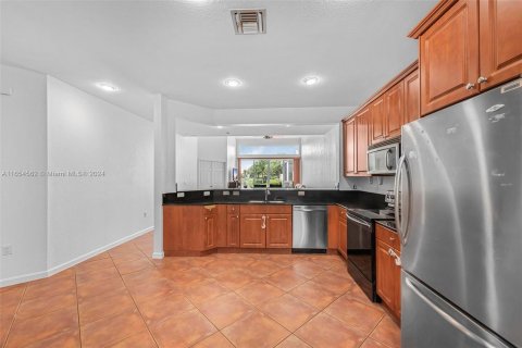 Touwnhouse à vendre à Davie, Floride: 3 chambres, 227.8 m2 № 1351678 - photo 13