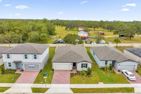 House in Davenport, Florida 4 bedrooms, 184.69 sq.m. № 1429227 - photo 4