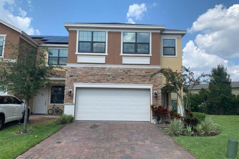 Townhouse in Orlando, Florida 4 bedrooms, 161.28 sq.m. № 1397153 - photo 1