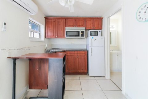 Casa en venta en Hollywood, Florida, 4 dormitorios, 123 m2 № 1413737 - foto 11