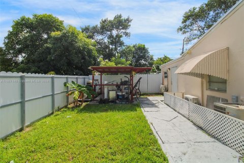 Casa en venta en Hollywood, Florida, 4 dormitorios, 123 m2 № 1413737 - foto 15