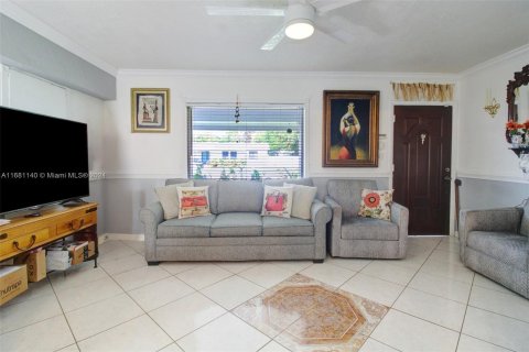 Casa en venta en Hollywood, Florida, 4 dormitorios, 123 m2 № 1413737 - foto 4