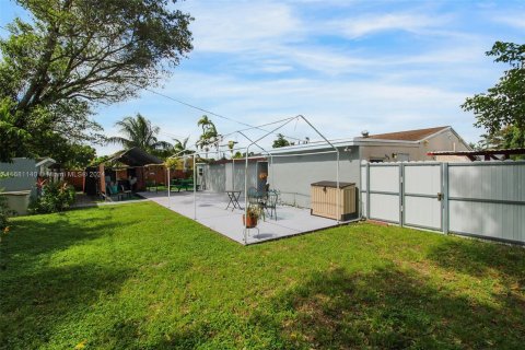 Casa en venta en Hollywood, Florida, 4 dormitorios, 123 m2 № 1413737 - foto 17