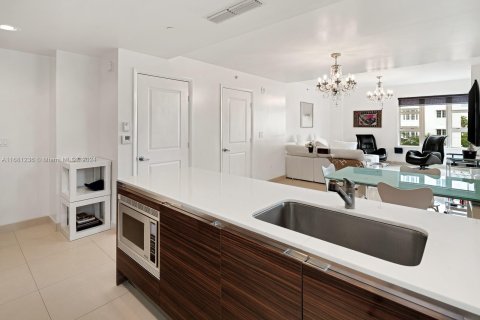 Condo in Miami Beach, Florida, 1 bedroom  № 1413739 - photo 3