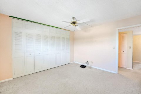 Condo in Lake Park, Florida, 2 bedrooms  № 1093652 - photo 19