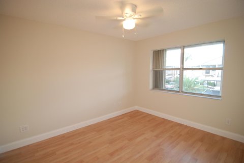 Condo in Stuart, Florida, 2 bedrooms  № 1036147 - photo 10