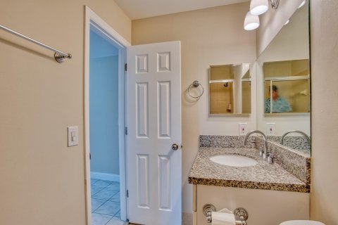 Condo in Stuart, Florida, 2 bedrooms  № 1036147 - photo 26