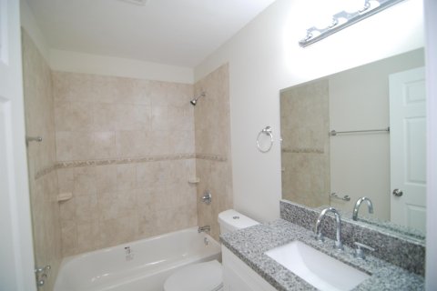 Condo in Stuart, Florida, 2 bedrooms  № 1036147 - photo 13