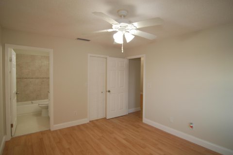 Condo in Stuart, Florida, 2 bedrooms  № 1036147 - photo 18