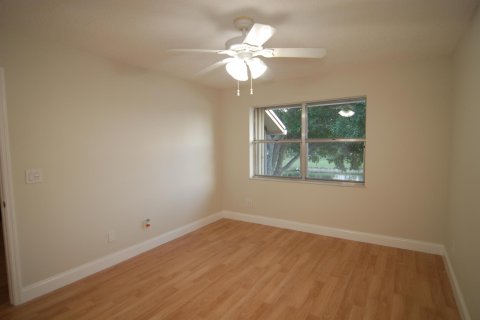 Condo in Stuart, Florida, 2 bedrooms  № 1036147 - photo 17