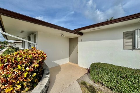 House in West Palm Beach, Florida 1 bedroom, 56.76 sq.m. № 1037976 - photo 13