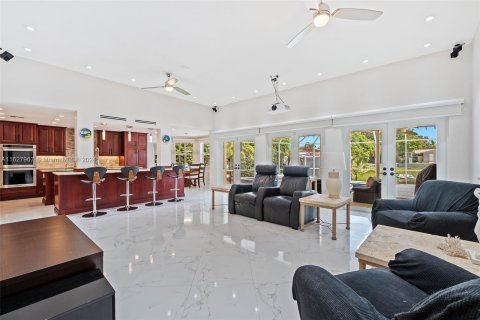 Casa en venta en Miami Springs, Florida, 4 dormitorios, 272.85 m2 № 1293406 - foto 12