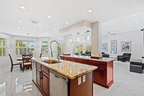 Casa en venta en Miami Springs, Florida, 4 dormitorios, 272.85 m2 № 1293406 - foto 8