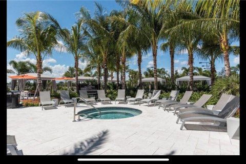 House in Delray Beach, Florida 6 bedrooms, 402.36 sq.m. № 1061372 - photo 12