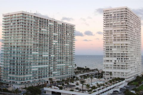 Condo in Fort Lauderdale, Florida, 1 bedroom  № 1061340 - photo 2