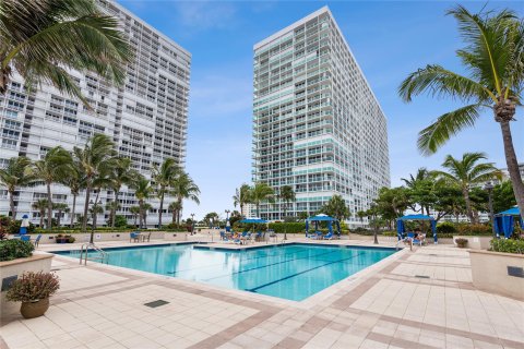 Condo in Fort Lauderdale, Florida, 1 bedroom  № 1061340 - photo 3