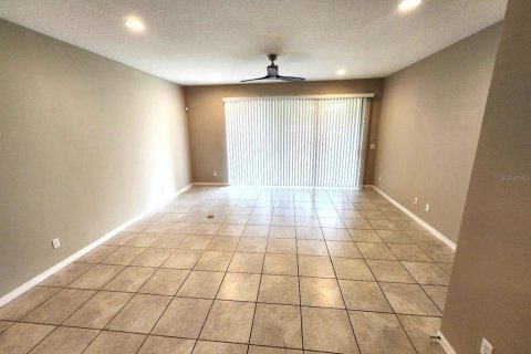 Touwnhouse à vendre à Orlando, Floride: 3 chambres, 143.81 m2 № 1352455 - photo 5