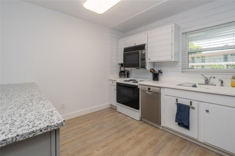 Copropriété à vendre à Saint Petersburg, Floride: 1 chambre, 69.21 m2 № 1352457 - photo 6