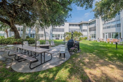 Condo in Saint Petersburg, Florida, 1 bedroom  № 1352457 - photo 25