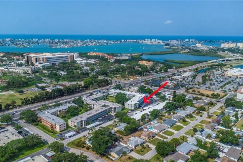 Condo in Saint Petersburg, Florida, 1 bedroom  № 1352457 - photo 2