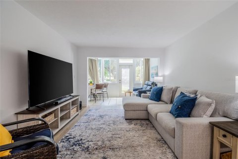 Condo in Saint Petersburg, Florida, 1 bedroom  № 1352457 - photo 10