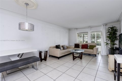 Copropriété à vendre à Lauderhill, Floride: 2 chambres, 80.82 m2 № 1227518 - photo 5