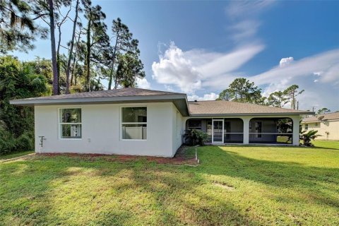 House in Port Charlotte, Florida 4 bedrooms, 187.76 sq.m. № 1381217 - photo 6