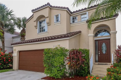 Casa en venta en Pembroke Pines, Florida, 3 dormitorios, 170.57 m2 № 1321510 - foto 2