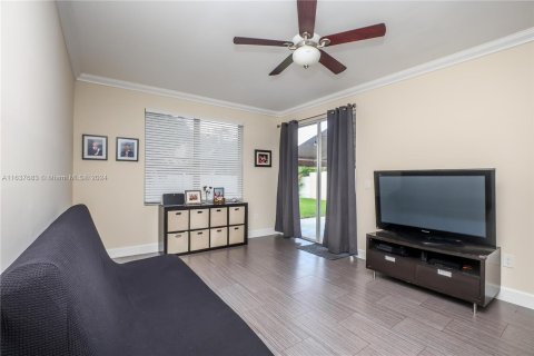 Casa en venta en Pembroke Pines, Florida, 3 dormitorios, 170.57 m2 № 1321510 - foto 18