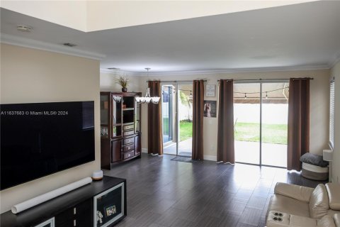 Villa ou maison à vendre à Pembroke Pines, Floride: 3 chambres, 170.57 m2 № 1321510 - photo 6