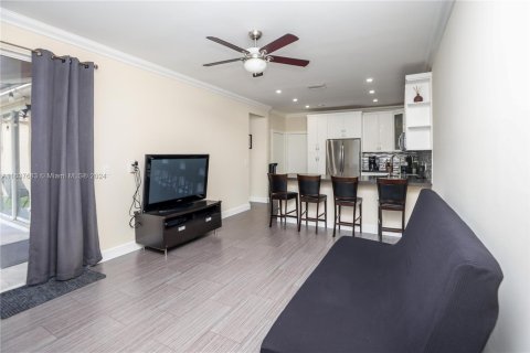 Casa en venta en Pembroke Pines, Florida, 3 dormitorios, 170.57 m2 № 1321510 - foto 19