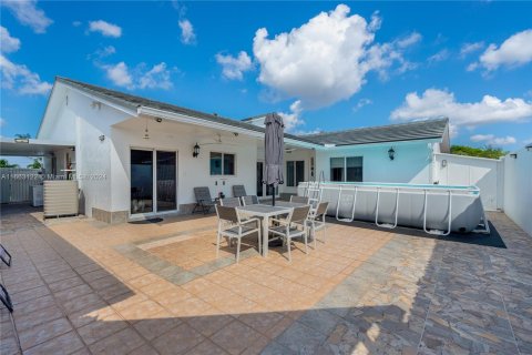 Villa ou maison à vendre à Miami, Floride: 3 chambres, 152.82 m2 № 1377303 - photo 28