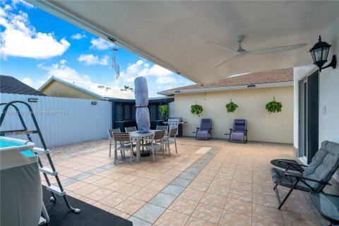 Casa en venta en Miami, Florida, 3 dormitorios, 152.82 m2 № 1377303 - foto 25