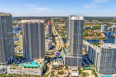 Condo in Hollywood, Florida, 2 bedrooms  № 1377353 - photo 13