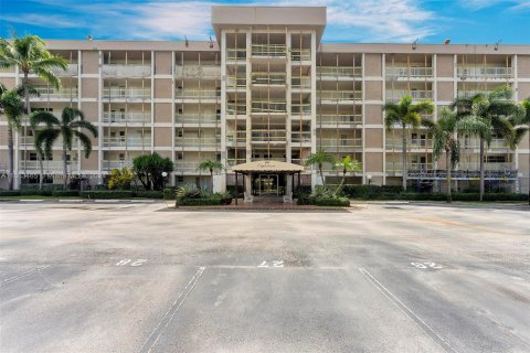 Copropriété à vendre à Pompano Beach, Floride: 2 chambres, 102.19 m2 № 1377575 - photo 2