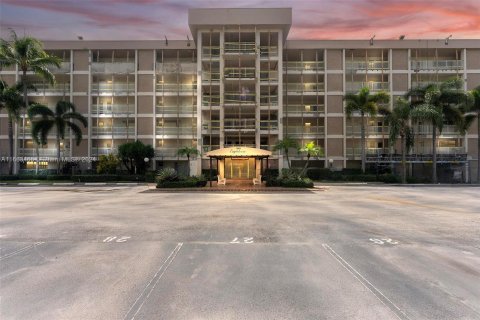 Copropriété à vendre à Pompano Beach, Floride: 2 chambres, 102.19 m2 № 1377575 - photo 1