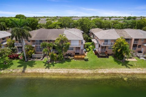 Townhouse in Oakland Park, Florida 3 bedrooms, 118.26 sq.m. № 1240825 - photo 25