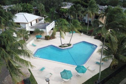 Condo in Miami, Florida, 1 bedroom  № 1171205 - photo 1