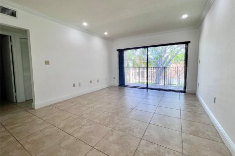 Condo in Miami, Florida, 1 bedroom  № 1171205 - photo 9