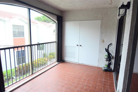 Condominio en venta en Pembroke Pines, Florida, 2 dormitorios, 92.9 m2 № 1328888 - foto 15