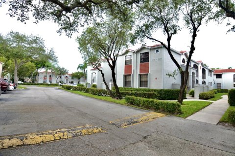 Copropriété à vendre à Pembroke Pines, Floride: 2 chambres, 92.9 m2 № 1328888 - photo 20