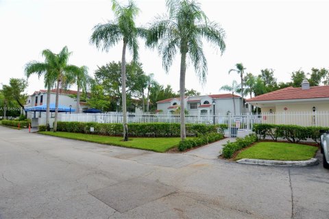 Copropriété à vendre à Pembroke Pines, Floride: 2 chambres, 92.9 m2 № 1328888 - photo 19