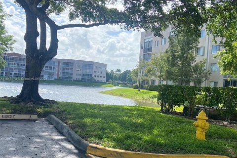 Condominio en venta en Tamarac, Florida, 2 dormitorios, 112.88 m2 № 1329854 - foto 27