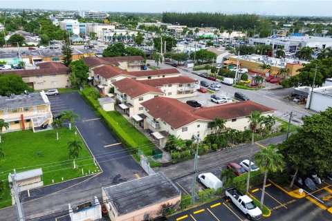 Condominio en venta en Hialeah, Florida, 1 dormitorio, 47.94 m2 № 1435279 - foto 7