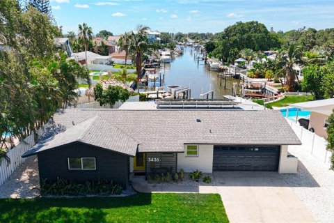 Casa en venta en Saint Petersburg, Florida, 3 dormitorios, 154.87 m2 № 1344137 - foto 1