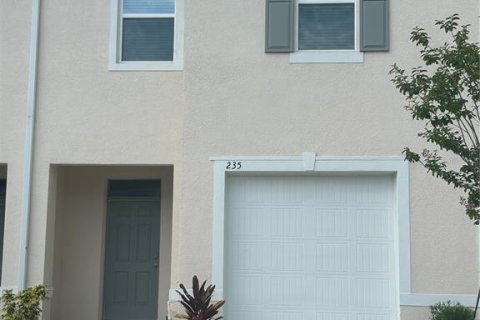 Adosado en venta en Daytona Beach, Florida, 3 dormitorios, 153.85 m2 № 1344136 - foto 1